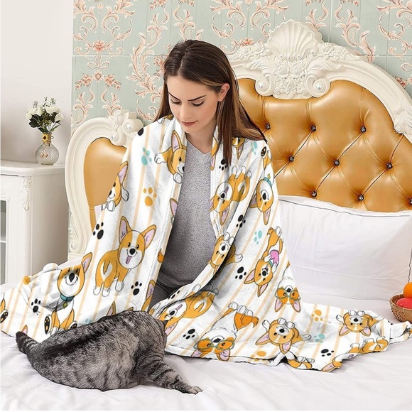 New - Corgi Patterned Lightweight Flannel Throw Blanket 50x60 inches - Picture 6 of 9